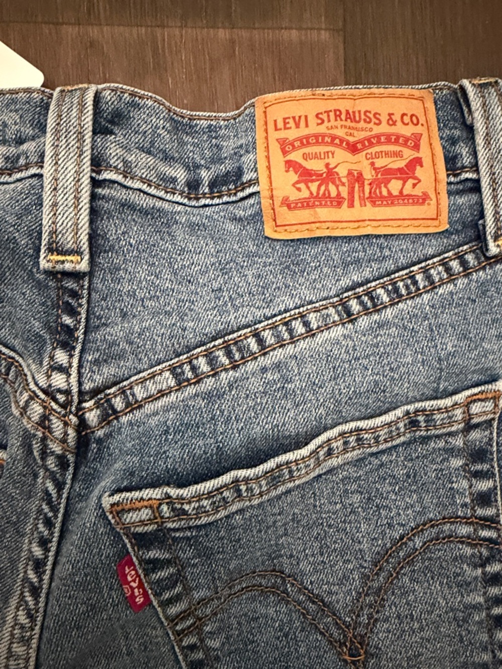 Levi’s Ribcage size 27 High-Rise Light Blue Button-Fly Jeans - Picture 3 of 4